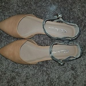 Chinese Laundry Flats